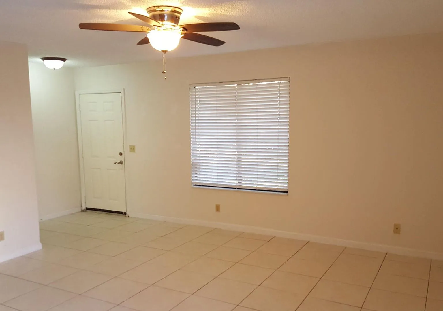11868 Sturbridge Lane — Photo 2