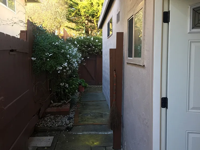 740 Dickman Ave — Photo 5