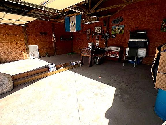 5th image of 2401 E Trail St