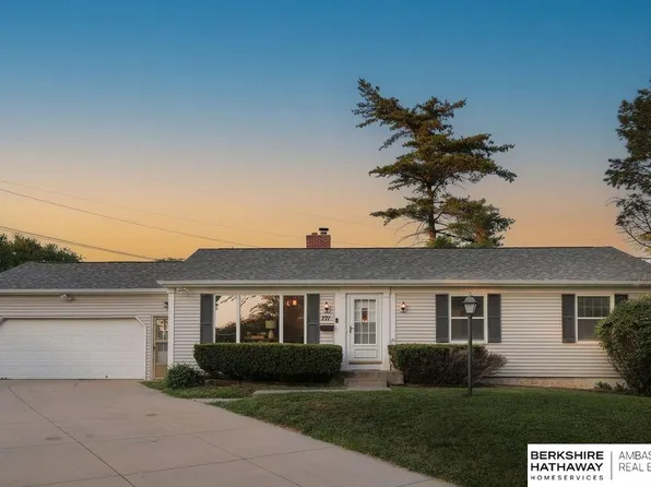 771 N 74th Cir, Omaha, NE 68114