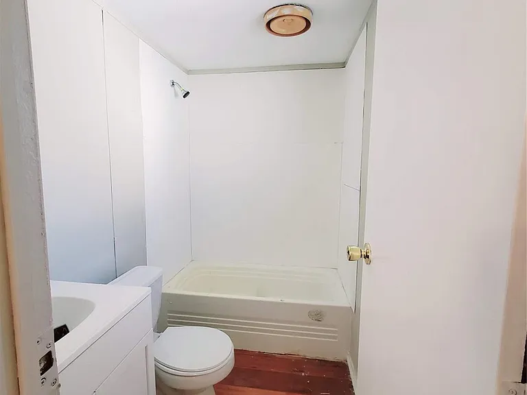 401 S Woodson St #5 — Photo 8
