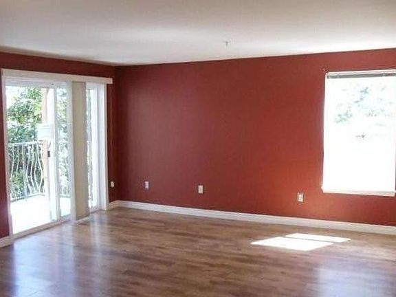 Unfurnished Living Room
