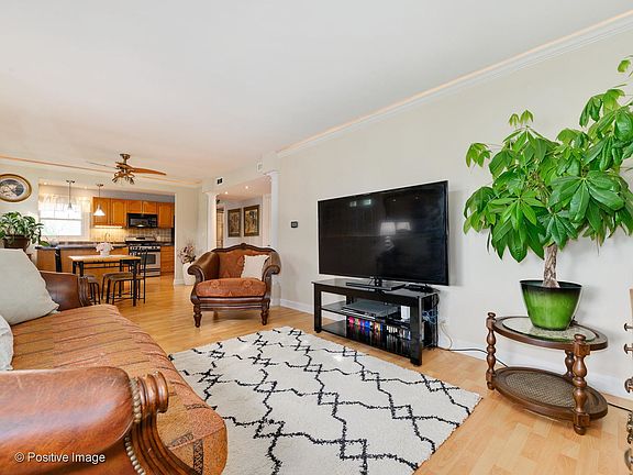 2nd image of 843 Joyce Ave