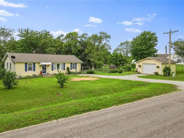 2056 Ridge Dr, Excelsior Springs, MO 64024