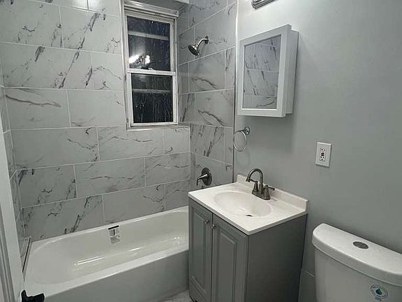 5th image of 1009 S Orange Ave #103