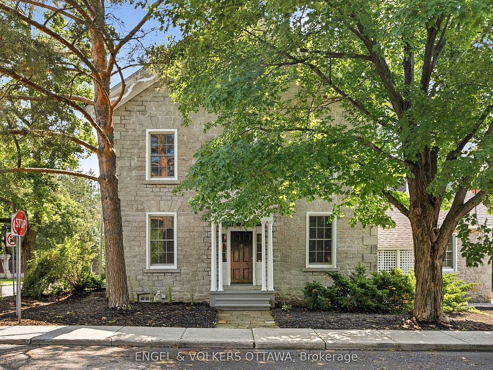 1st image of 71 Thomas St