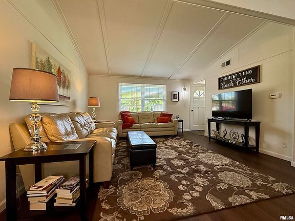 3rd image of 814 W Sunnyview Ave #1
