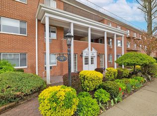 77 S Park Ave APT A4, Rockville Centre, NY 11570