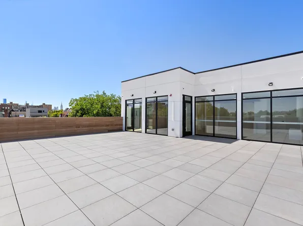 4525 Bergenwood Avenue image 22 of 74