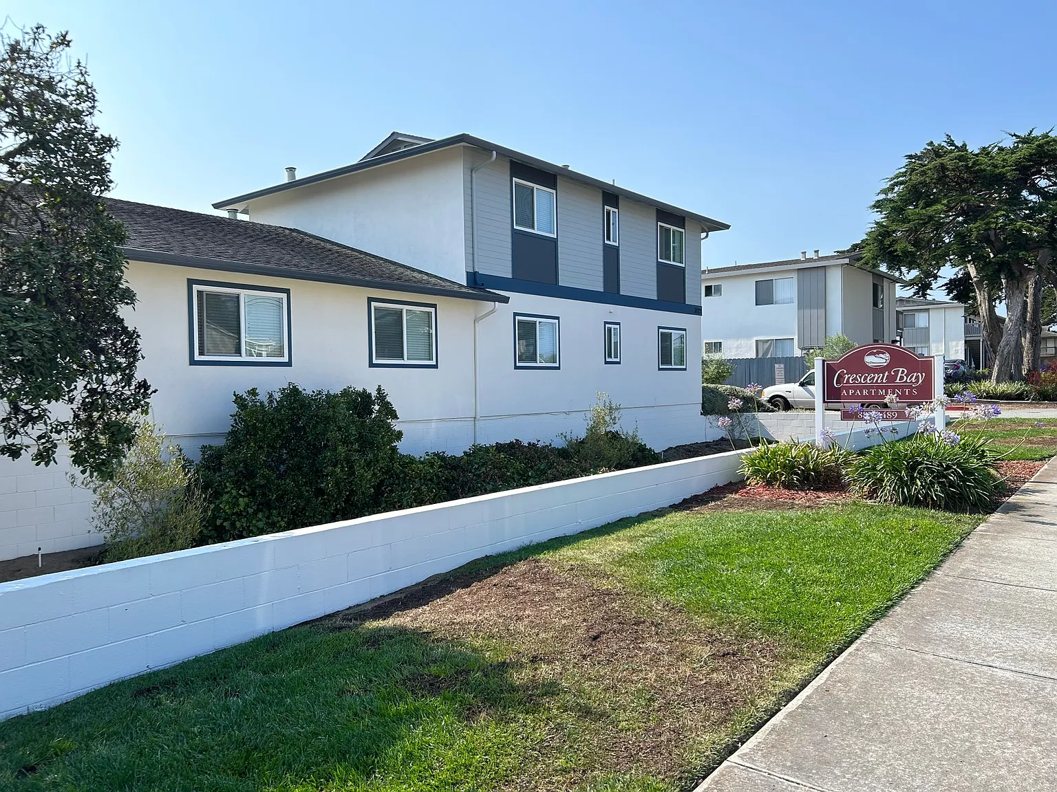 Crescent Bay Apartments — Photo 2
