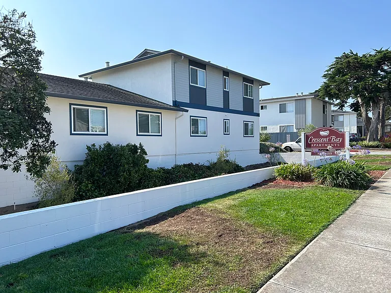 3122 Crescent Ave — Photo 2