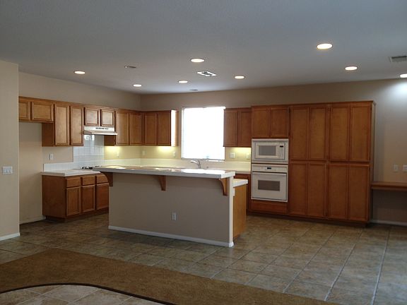2nd image of 27926 Rockwood Ave