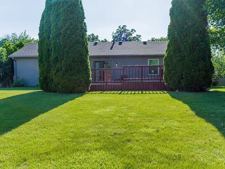 7665 Geist Estates Dr — Photo 15
