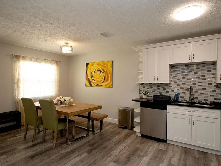 1635 Gladys St #2 — Photo 7