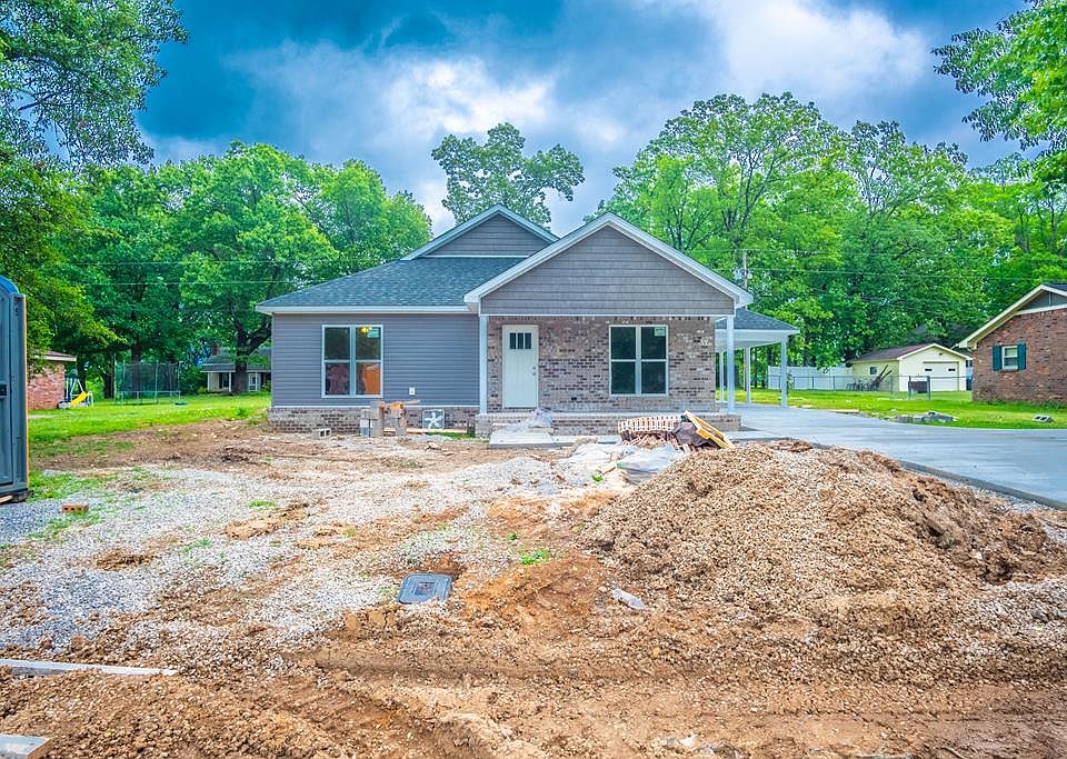 1st image of 376 Greer Dr