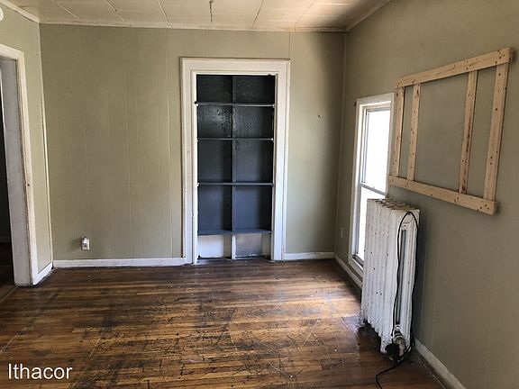 3rd image of 13 Pomeroy St #2