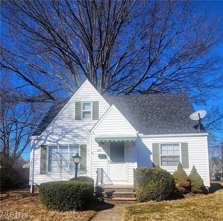 21491 Westport Ave photo 1