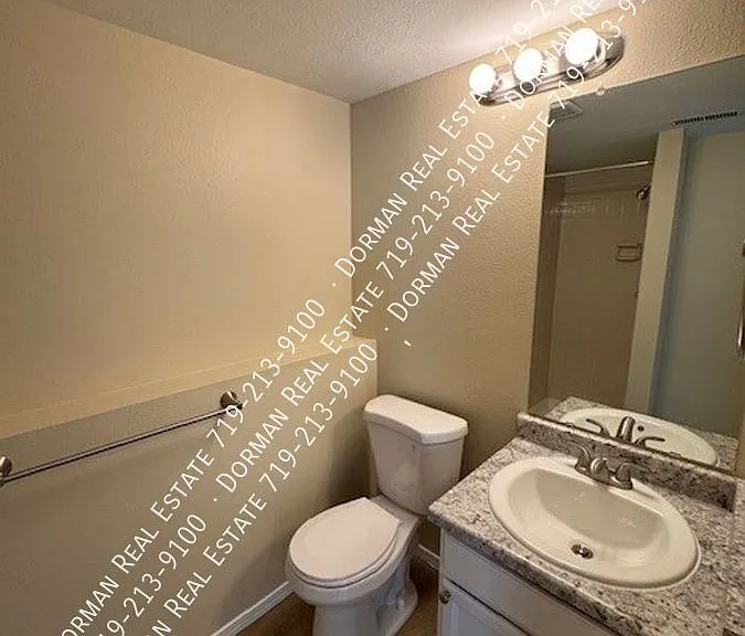 1425 Challenger Ave — Photo 16