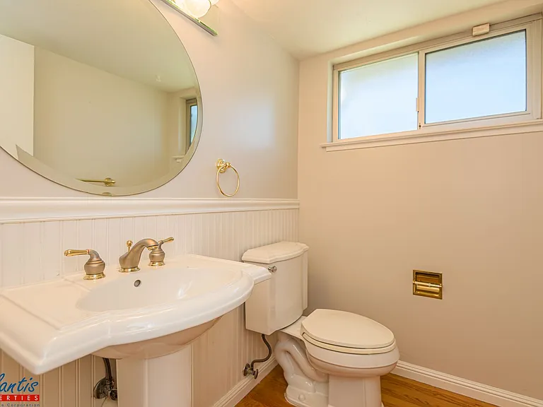 457 Oak Ave — Photo 9