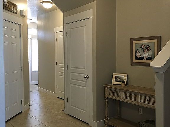 3rd image of 1612 N Venetian Way