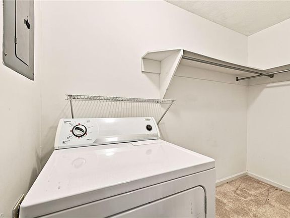 2nd image of 203 Olde Vineyard Ct