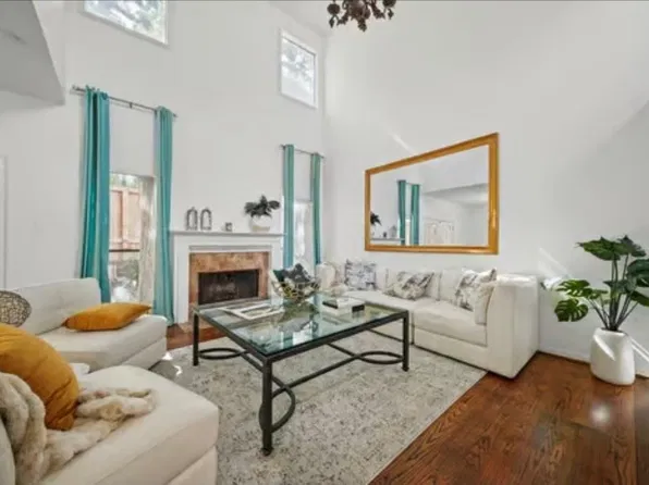 2555 Bering Dr APT 1, Houston, TX 77057