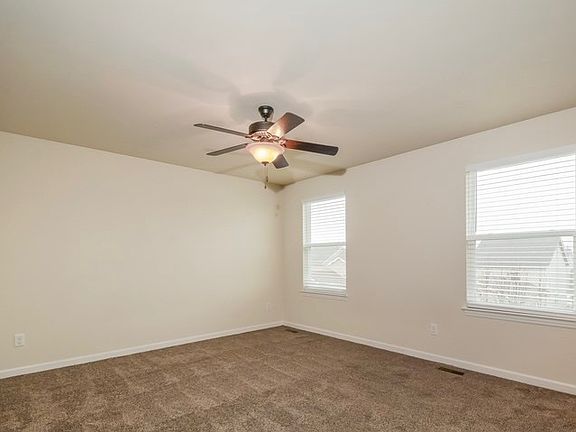 3rd image of 108 Shire Dr