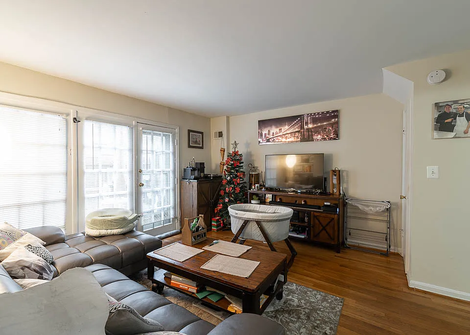 4450 Macarthur Blvd NW #11A