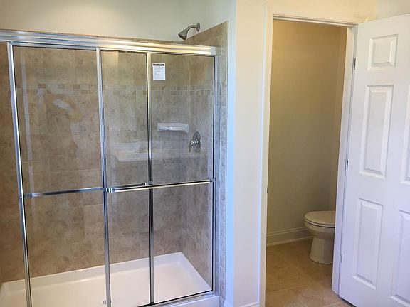 3rd image of 225 Thompson Ave #6