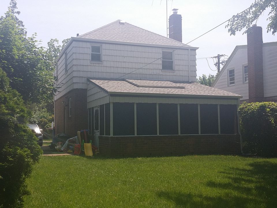 2nd image of 21115 Richland Ave