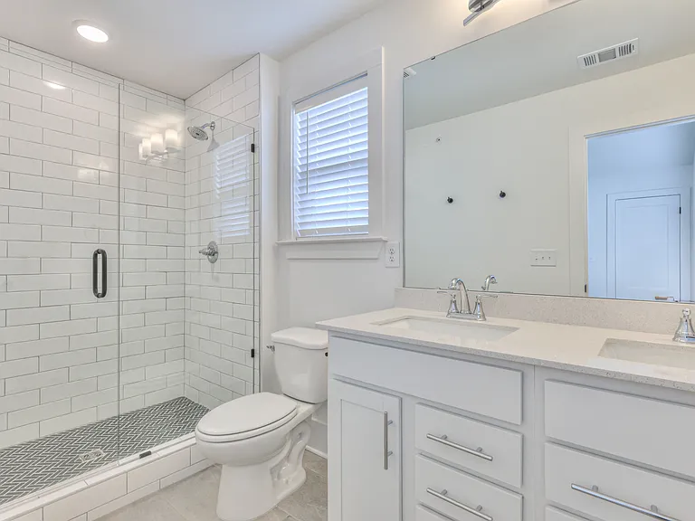 1589 Residences — Photo 28