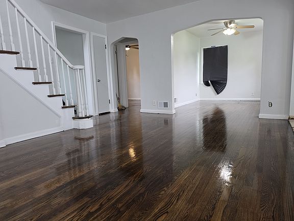 3rd image of 803 E 45th Ave