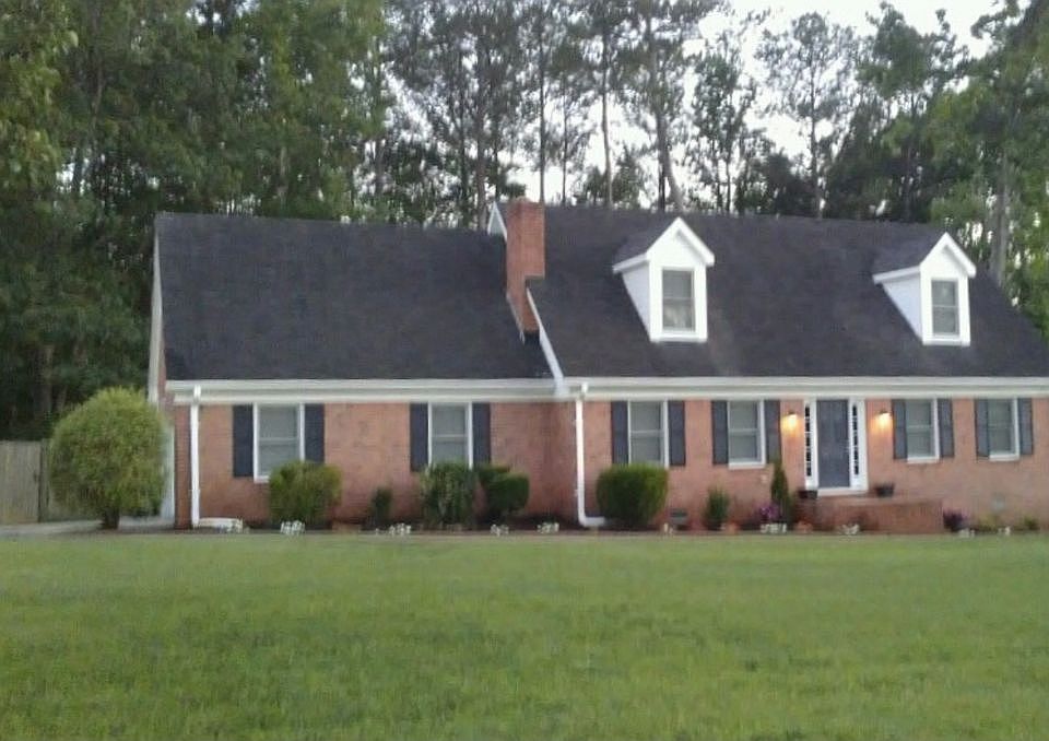1st image of 381 Clubland Cir SE