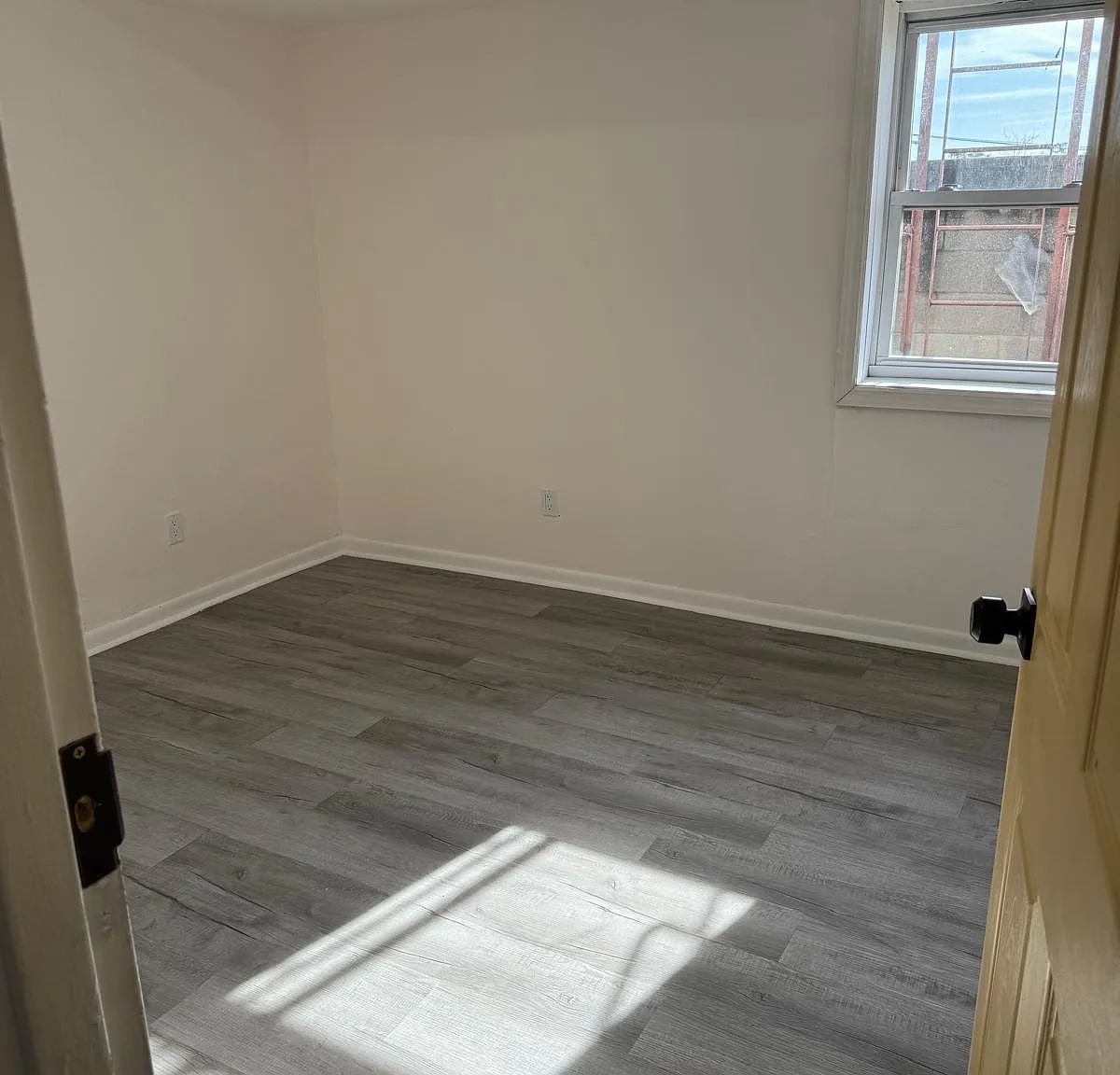 3 bed, $3,300 — Photo 2