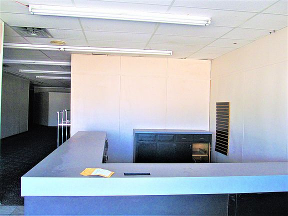 2nd image of 210 N Temple Dr