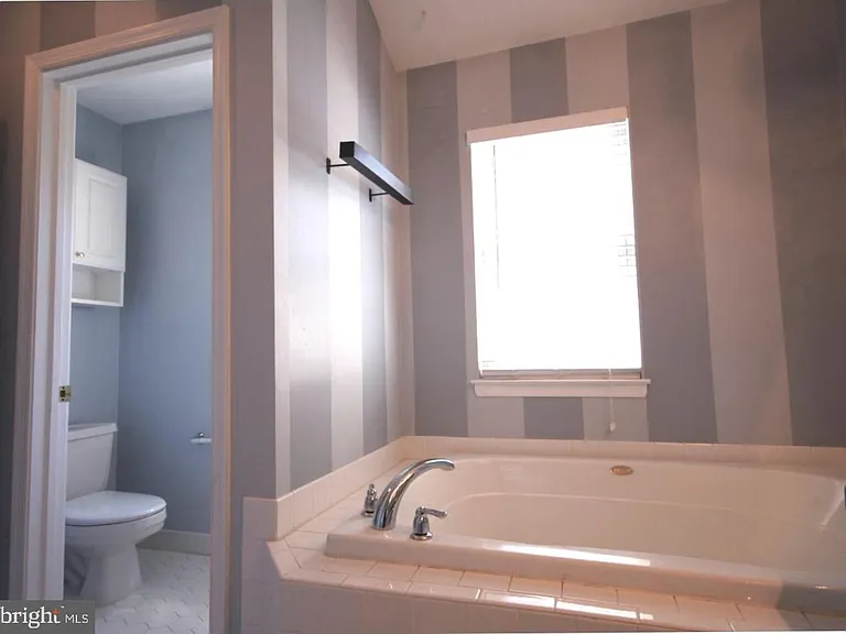 508 Ascot Ct — Photo 21