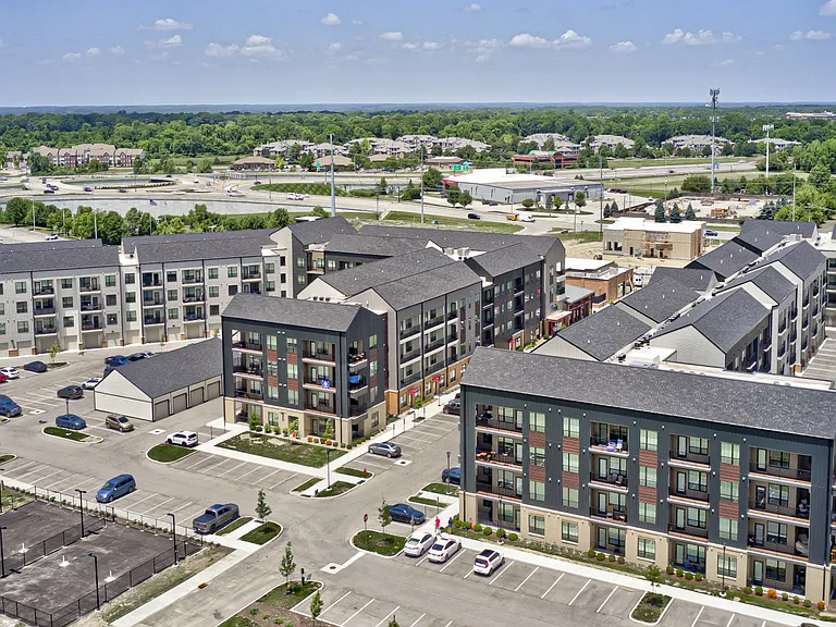 The State at Fishers Apartments — Photo 42