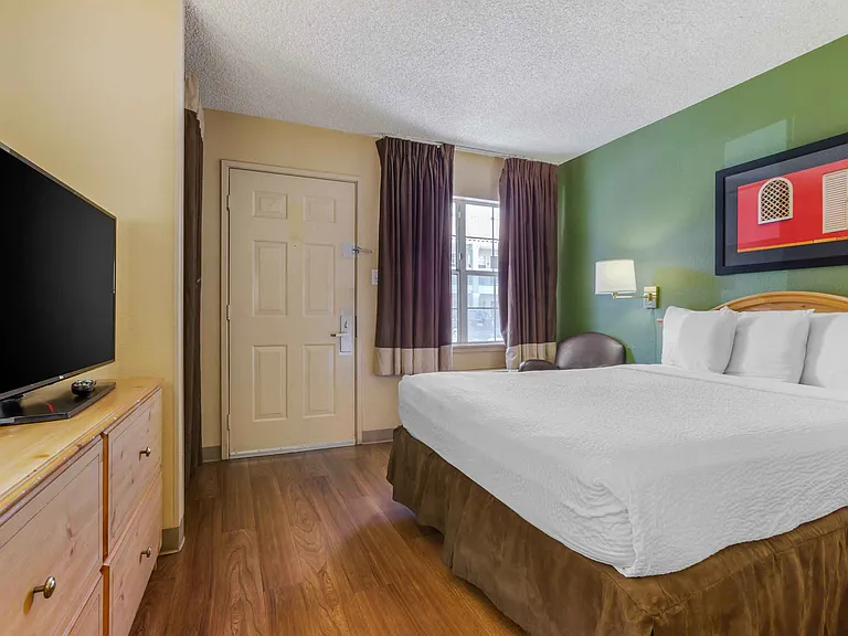Studio Suite - 1 Queen Bed