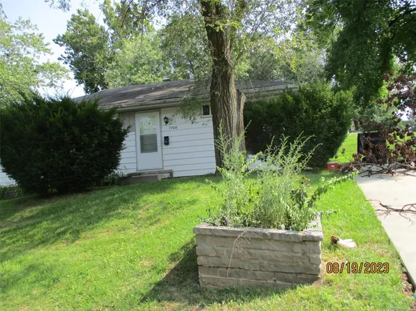 7760 Ellington Dr, Saint Louis, MO 63121