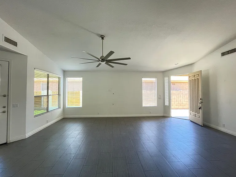 2670 E Hulet Dr — Photo 19