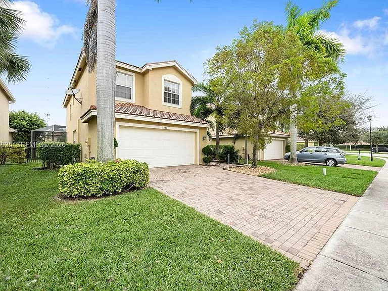 7841 Jewelwood Dr — Photo 3