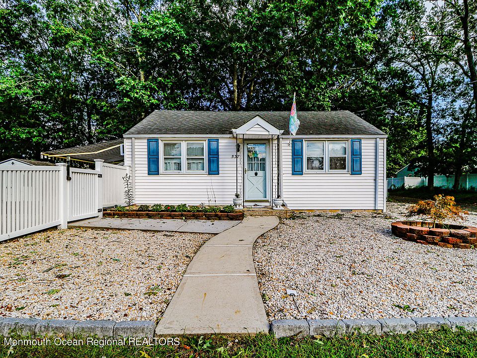 1st image of 537 Bradley Boulevard