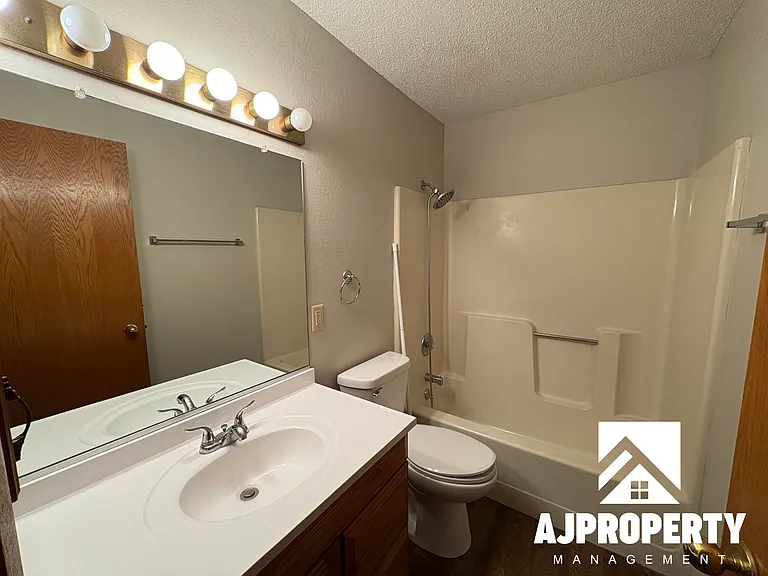 601 N Teton Dr #4 — Photo 9