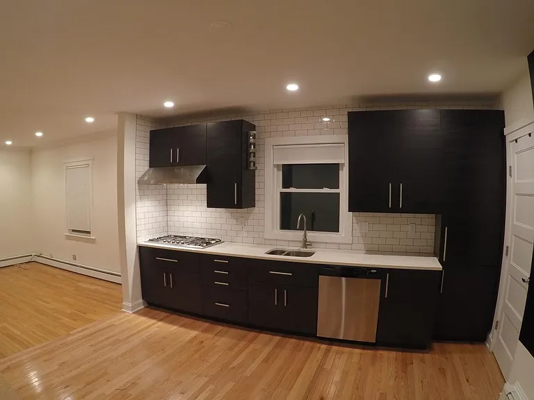20 Avery St — Photo 2