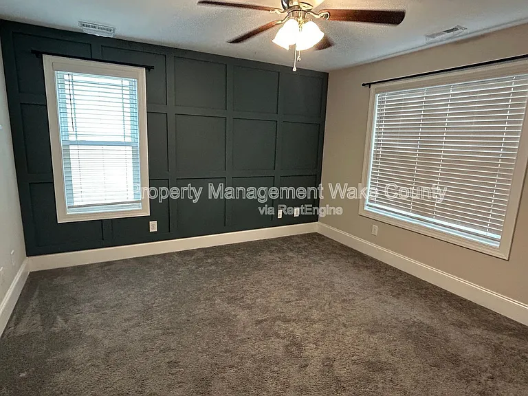 5412 Robbins Dr — Photo 36