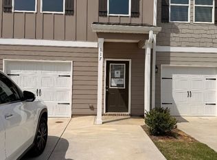 117 Village Green Dr, Adairsville, GA