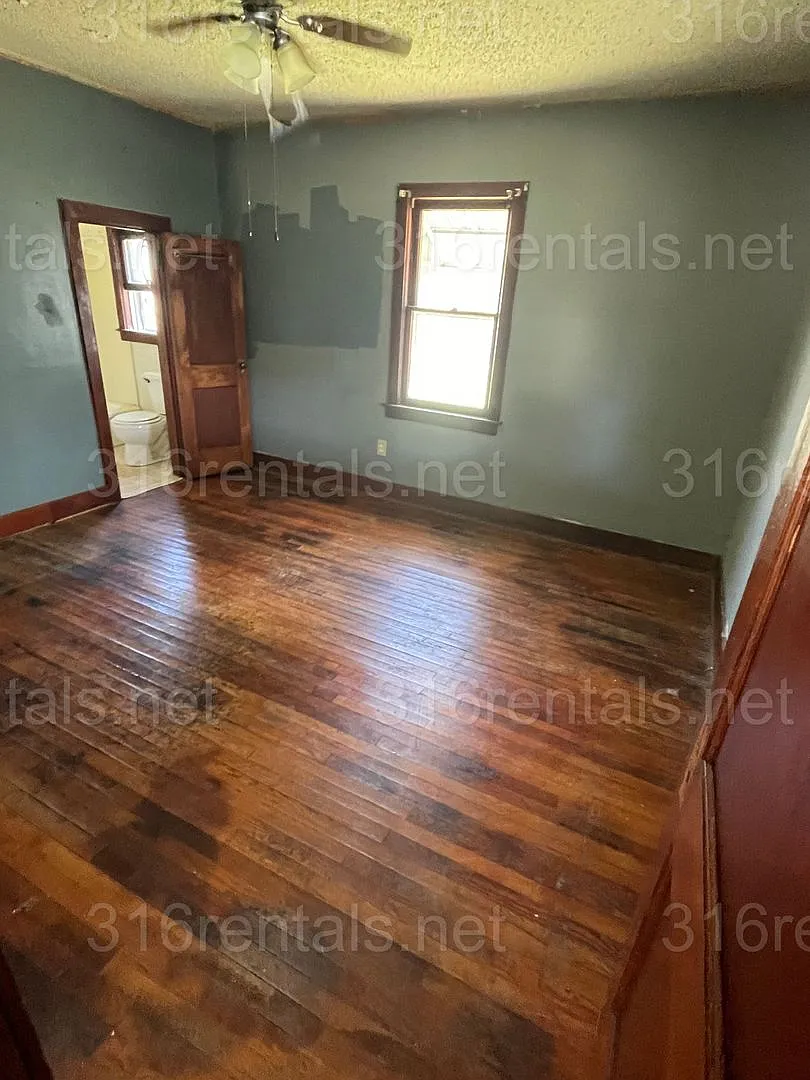 Available on 9/6/26 - $650 - 1 bed 1 bath - Single Family Home — Photo 4