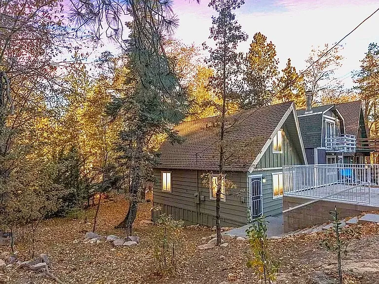 2418 Fir Dr — Photo 1