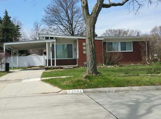 24131 Stratford Ave, Oak Park, MI