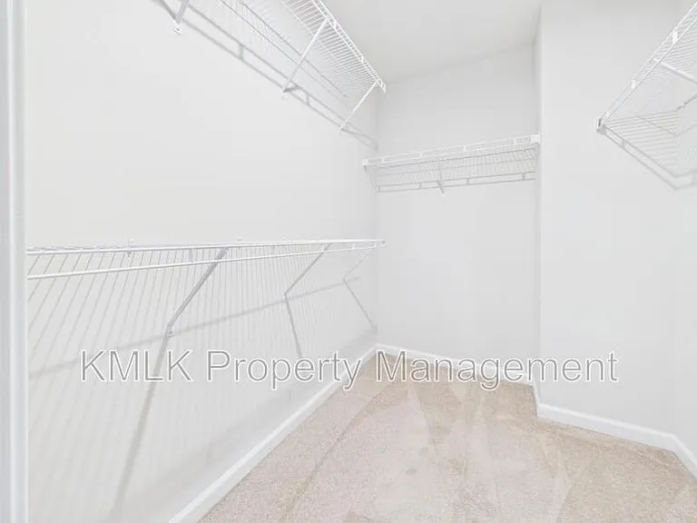 4037 N Steels Cir — Photo 43